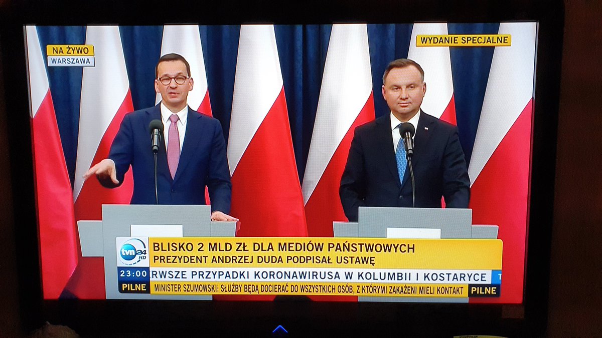 Kiedy premier <a href="/MorawieckiM/">Mateusz Morawiecki</a> tłumaczy <a href="/prezydentpl/">Kancelaria Prezydenta RP</a> o godz. 23., dlaczego ten podpisał ustawę to wiedz, że coś się dzieje. 😯🤔