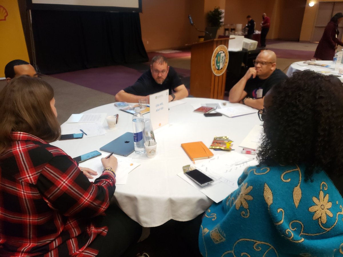 ZGatson2's tweet photo. Team Identity Maps in the making @SmithsonianScie on the @XULA1925 campus. The work is just beginning. #STEMmatters #STEMTeacherLeaders #MakeTheFuture @HoustonISD @WesleyES_HISD @msap2017 #MSAP2017 #WesleySTEM https://t.co/BFMGhLdE6Y