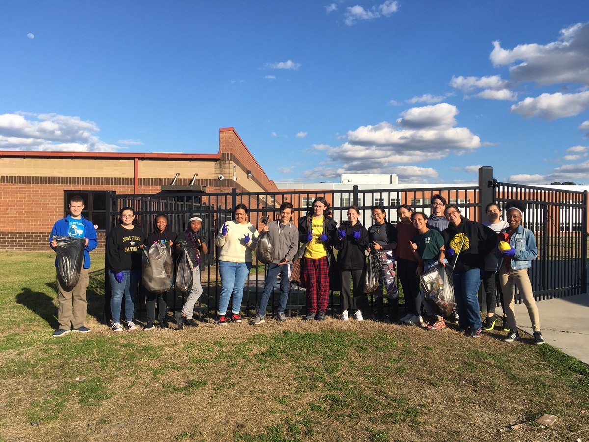 GooseCreekBeta's tweet photo. For our last day of #betaweek20 we teamed up with @nhsatgchs to do a school cleanup! #littertrasheseveryone https://t.co/XTB77ZsbvV