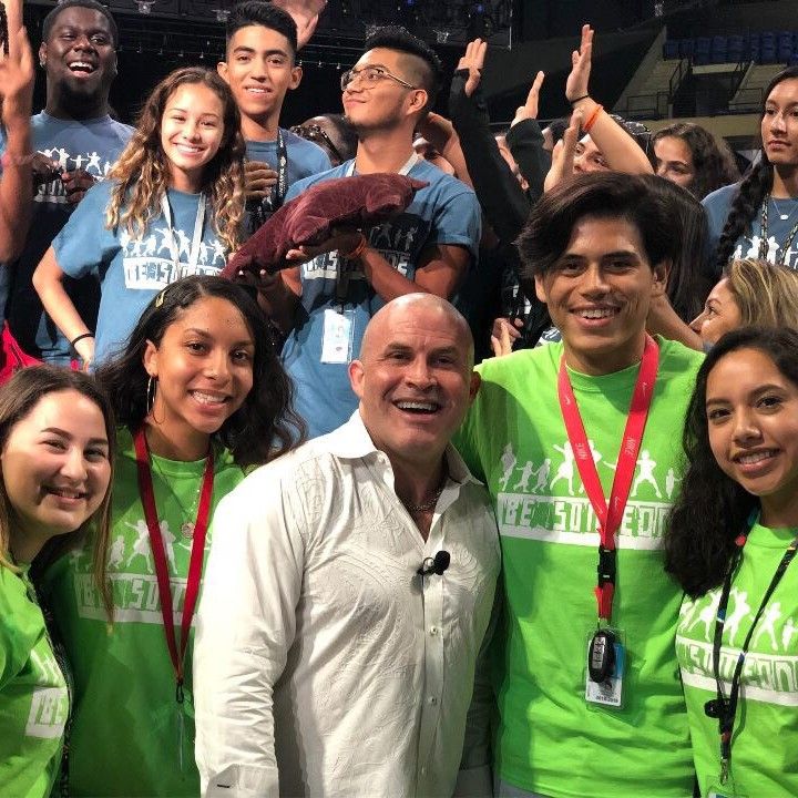 halbowman's tweet photo. I know what you see online and in the news. Trust me when I tell you - schools are literally overflowing with amazing kids. 
#TeachLikeARockStar #BeTheOne #CampusCultureRevolution #ChangeAKidsLife https://t.co/4J9TZh9JeO