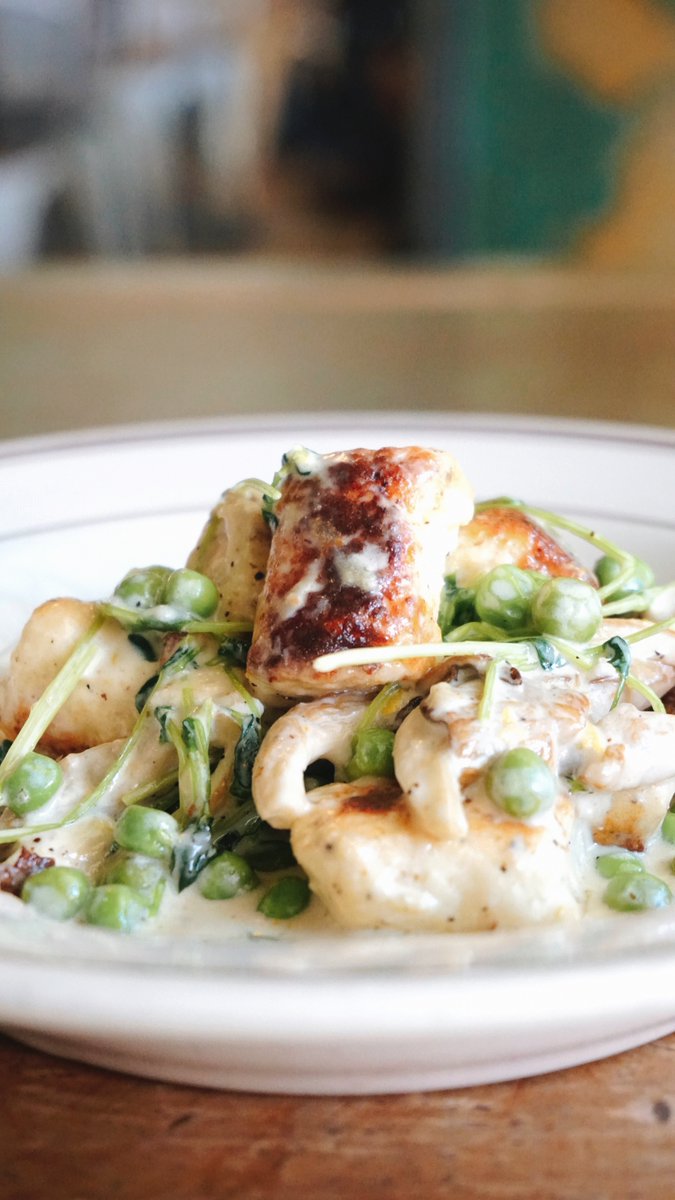 There's really no other place you should be this Friday!
Come try our new Pan Fried Ricotta Gnocchi served with Ricotta Gnocchi, Spring Pea &amp; Wild Mushroom Cream, Pea Shoots, Truffle Oil.
#eatingnewyork #YelpEatsNYC #nyceeeeeats #thegrangebarandeatery