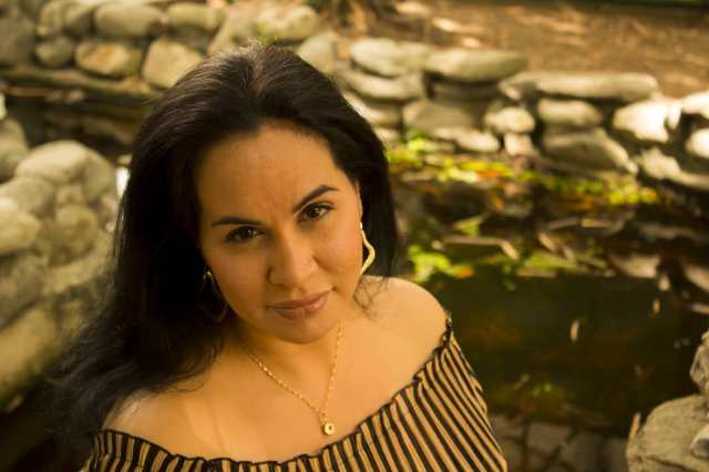 SinfonicadeVzla's tweet photo. La soprano Francis Poleo es egresada del Conservatorio Superior de Música #JoséAngelLamas realizó su perfeccionamiento artístico en #TheOperaAtelier de Florida, USA.  Recibió clases magistrales de canto con Cristina Frangi, Aquiles Machado, Isabel Palacios y Sylvia Greemberg. https://t.co/cIlw5U2ReV