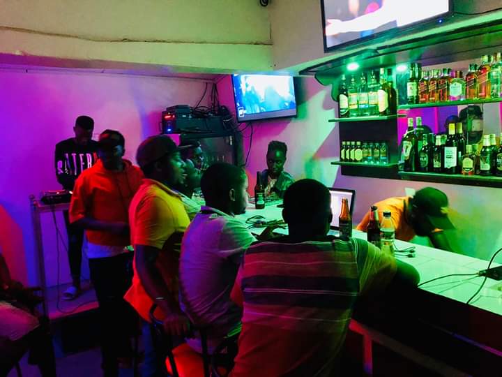StarlightBar's tweet photo. Happening now at starlight campasy night.massive night. https://t.co/H9rz82bnxm