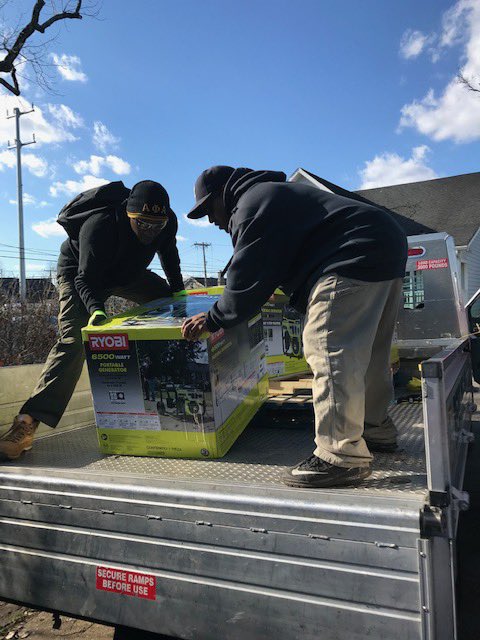 Hermitage Home Depot delivering generators to Hands On Nashville. Thank you to The Home Depot Foundation for the donation to HON. Together we give back to those in need. #NashvilleStrong <a href="/HomeDepotFound/">The Home Depot Foundation</a> @TeamDepot_Sean <a href="/kmn293/">Kelly Newell</a> <a href="/Edward_Shelley/">Ed Shelley</a>