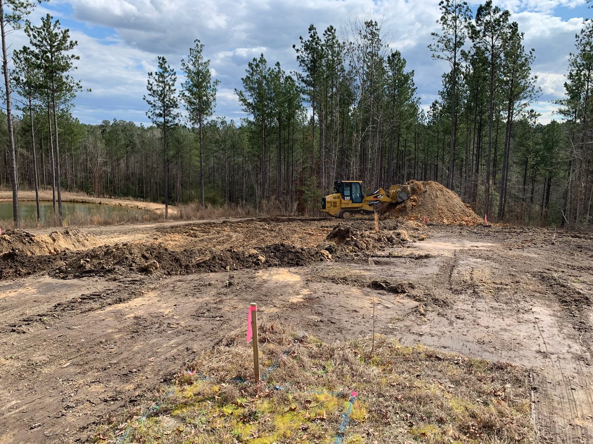 MastersPropInc's tweet image. The next dream 🏡 is coming out of the ground! Soon, this private 30 acre property will boast a beautiful 3 story farmhouse with a walkout basement. Stay tuned for updates! #MastersQuality