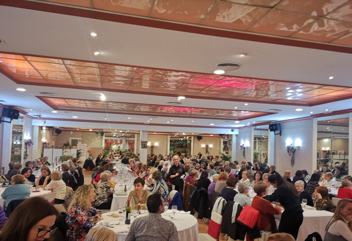 psoebetera's tweet photo. Socialistes #Bétera al Sopar Reivindicatiu per la commemoració del #8M, Dia Internacional de la Dona.
#GeneraciónIgualdad https://t.co/Ls7T0l7Hys