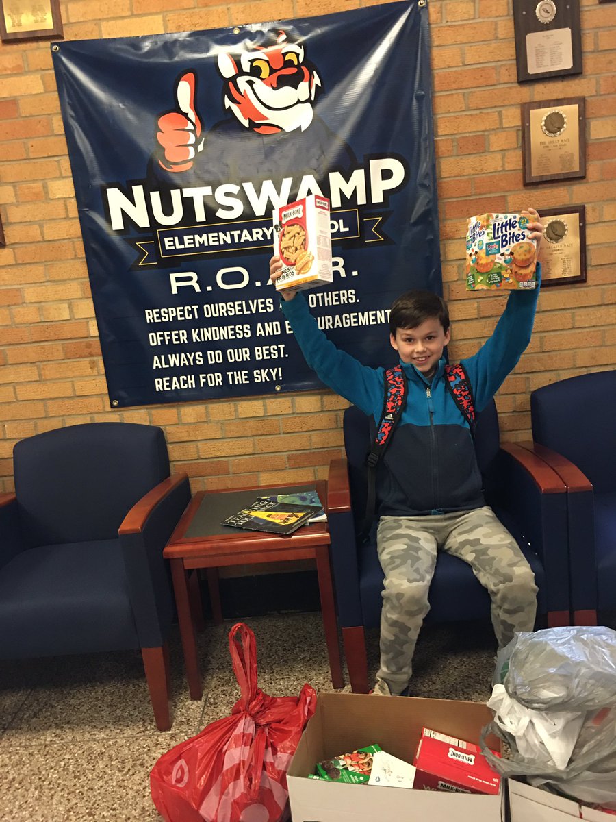 So very proud of James and his hard work organizing and collecting donations for soldiers and service dogs  #MTPSSPARK #MTPSpride #TigerTime @NutSwampTigers Thank you to all who donated! 🇺🇸