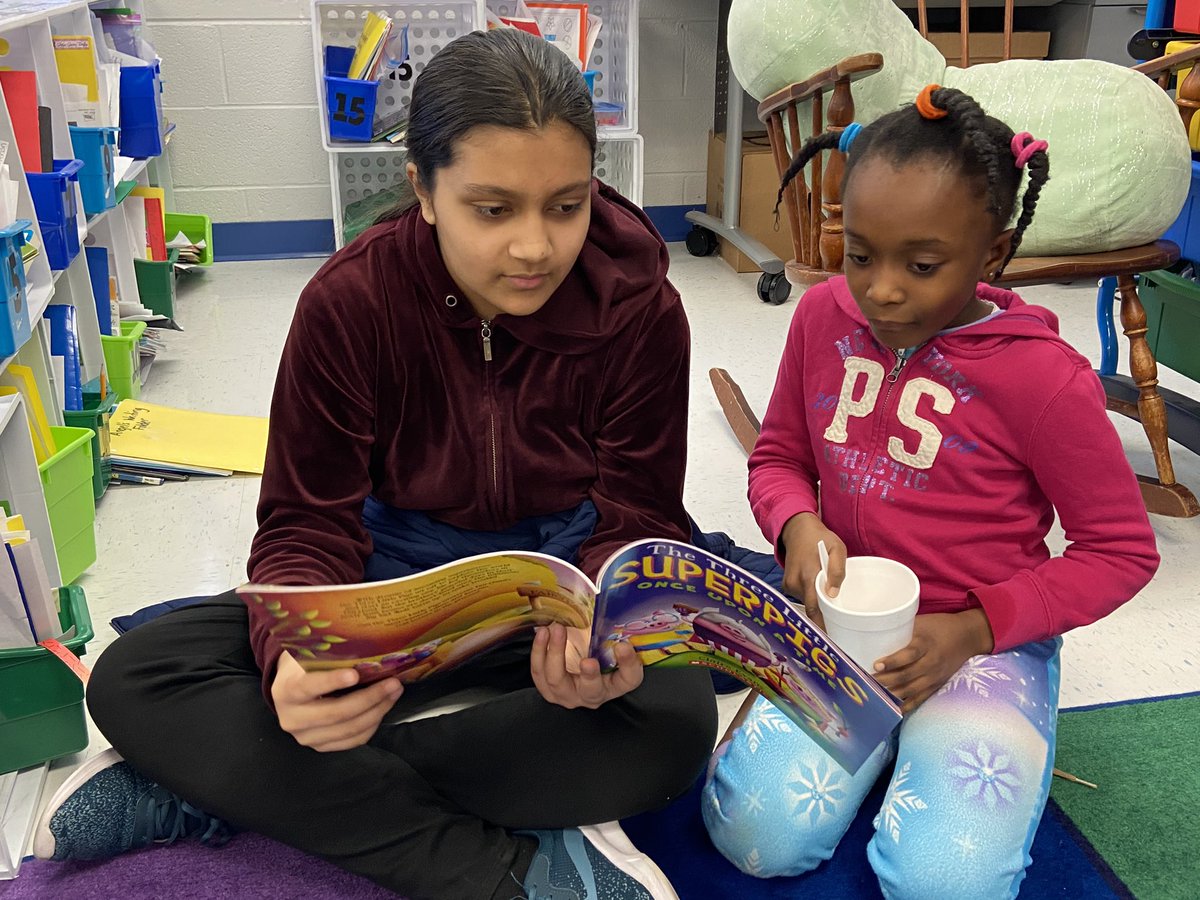 Stews3rdGrClass's tweet photo. Reading buddies with Mr. Fain’s 5th grade class and root beer floats was the best thing ever this week! Thank you so much for joining us and reading with us! #ReadAcrossAmericaWeek2020 #MVWES https://t.co/7FDoV0fcG2