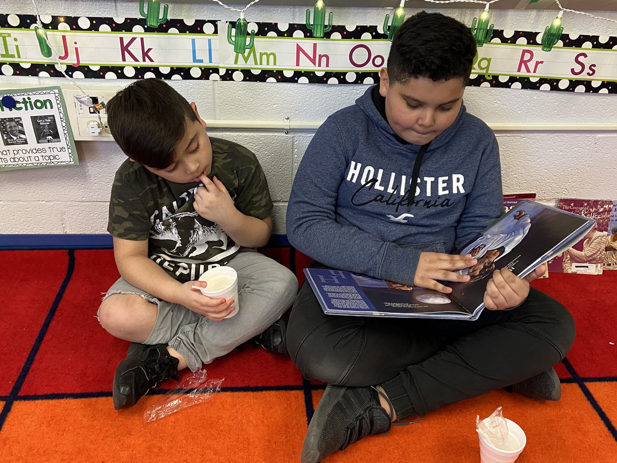 Stews3rdGrClass's tweet photo. Reading buddies with Mr. Fain’s 5th grade class and root beer floats was the best thing ever this week! Thank you so much for joining us and reading with us! #ReadAcrossAmericaWeek2020 #MVWES https://t.co/iRC8UhCASm