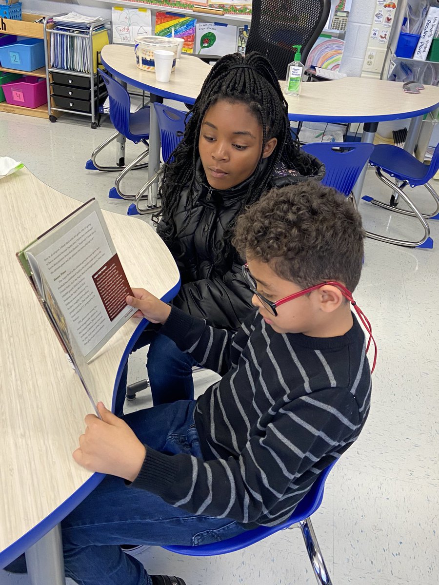 Stews3rdGrClass's tweet photo. Reading buddies with Mr. Fain’s 5th grade class and root beer floats was the best thing ever this week! Thank you so much for joining us and reading with us! #ReadAcrossAmericaWeek2020 #MVWES https://t.co/iRC8UhCASm