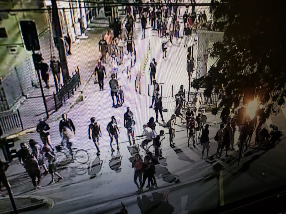 CarabOHiggins's tweet photo. Atención!! A esta hora en av. Alameda con calle Estado en #Rancagua encapuchados  comienzan a encender barricadas #LaPrevencionEsNuestraEsencia #OrdenyPatria https://t.co/y3lEdp8m2s