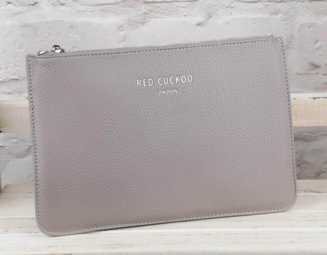 BohoRose66's tweet photo. Step into #Spring with a simple clutch 🥰 Available in Hot Pink, Dusky Purple, Misty Grey, Gold &amp; Blush Pink. #BohoRose favourite #RedCuckoo is designed in the UK, ethically produced &amp; 100% vegan &amp; at only £17 what's not to love https://t.co/L1g5frfBX1 🌹 #Freepostage https://t.co/yJ6fTncjS3