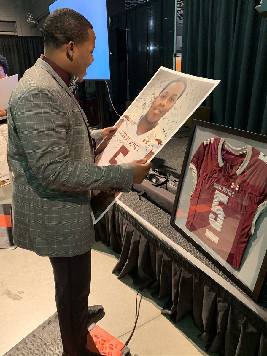 ShelzRobinson1's tweet photo. Last night was nothing short of amazing. An awesome celebration fit for champs intertwined with a celebration for the senior players. I’m very proud of my son along with all other the other young men who of St. Peter’s Prep football family! #fiveout #nextchapterloading ❤️🙏🏿💪🏿 https://t.co/8rDd9992SR