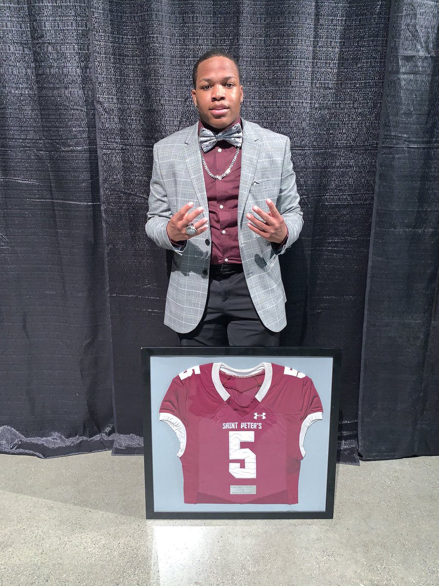 ShelzRobinson1's tweet photo. Last night was nothing short of amazing. An awesome celebration fit for champs intertwined with a celebration for the senior players. I’m very proud of my son along with all other the other young men who of St. Peter’s Prep football family! #fiveout #nextchapterloading ❤️🙏🏿💪🏿 https://t.co/8rDd9992SR
