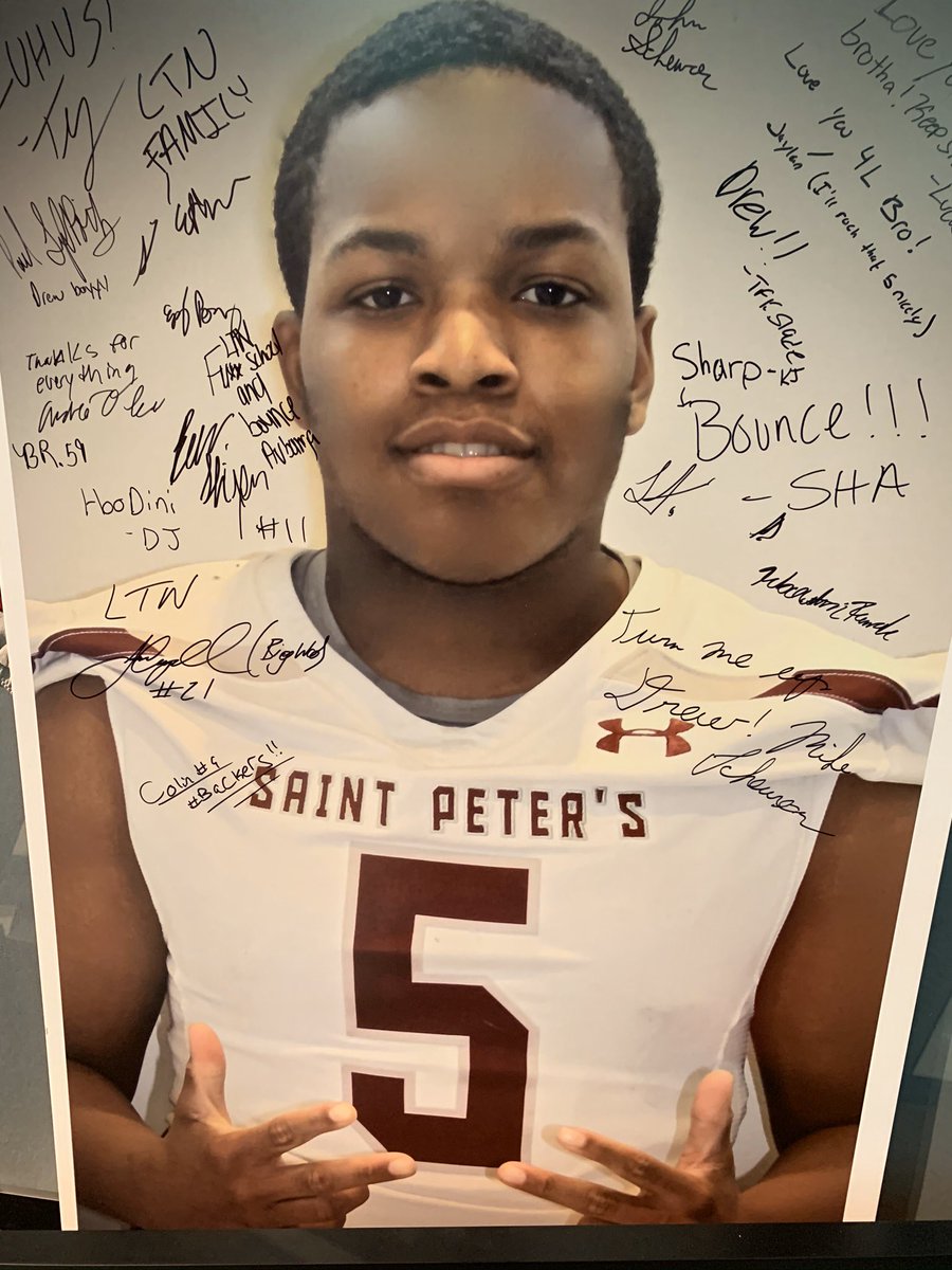 ShelzRobinson1's tweet photo. Last night was nothing short of amazing. An awesome celebration fit for champs intertwined with a celebration for the senior players. I’m very proud of my son along with all other the other young men who of St. Peter’s Prep football family! #fiveout #nextchapterloading ❤️🙏🏿💪🏿 https://t.co/8rDd9992SR