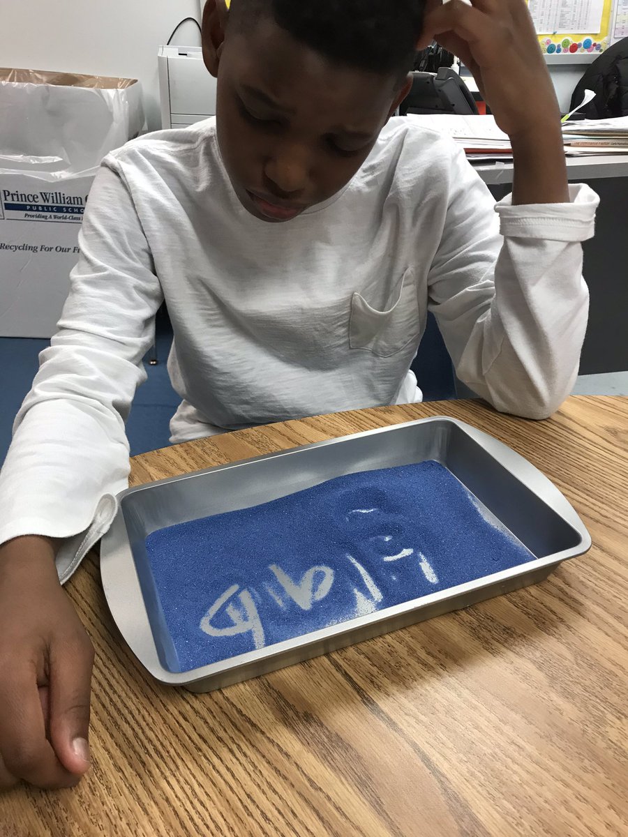 anninmark1's tweet photo. Fun Friday! Multi sensory reading by writing our review words in chocolate pudding and sand. @MHES_Eagles @PWCSRecruit #PositivelyPWCS #multisensoryreading https://t.co/gmXCgN2TgM