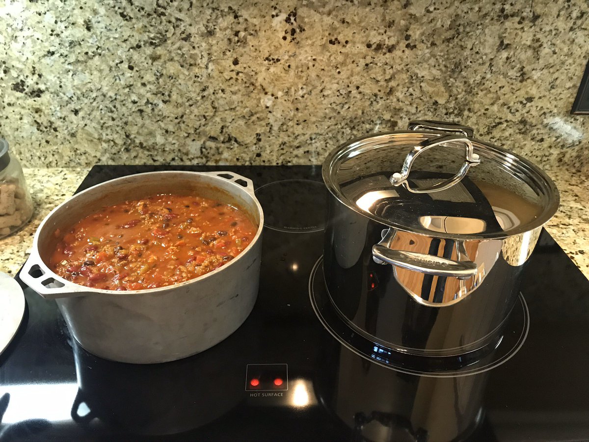 DbnHgtsPDChief's tweet photo. @hoeftrcra time to thaw that leftover chili from 2017 for tomorrows #2020Chiliwars. Fresh ingredients are simmering at Chief Harts house. I would tell you to rest up for the competition but I saw you #napping when I stopped by the firehouse earlier today.#PDvsFD #ToiletSeatTrophy https://t.co/ZYVr2yVePo