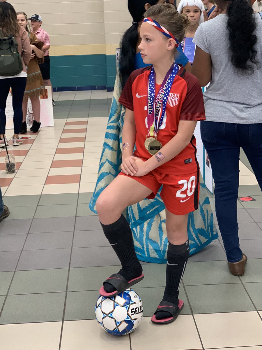 linda10728linda's tweet photo. Day 2 -Warner fifth grade wax museum. @WarnerCFISD @CyFairISD #kidslovelearning https://t.co/5OtL5MC1Dz