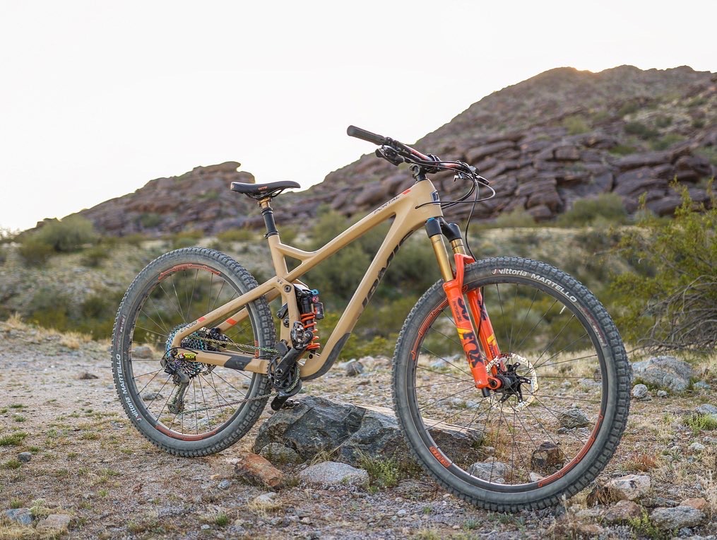 jamisbikes's tweet photo. We’re in Sedona for the #SedonaMTBFestival! Join us this weekend and try out our Hardline and Portal on world-class single track! #shredthered
#jamishardline #jamisportal #jamis3VO https://t.co/roF6yyR2RT