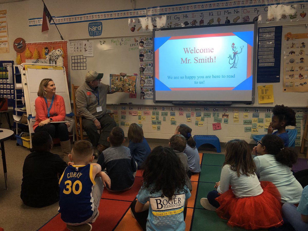 PrimarilyMedia's tweet photo. Such an amazing group of readers! Thank you ALL for coming to ensure ALL of our classes had a reader. 💕 📚 #bogerreads #teamboger #ReadAcrossAmericaWeek #ReadAcrossAmerica #Read https://t.co/nvlL4C7TQ4