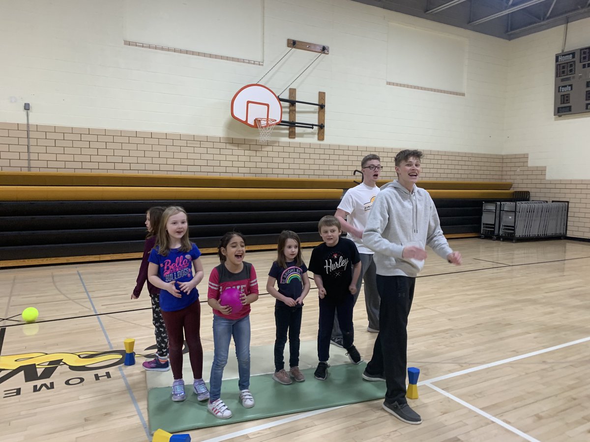 bh_csd's tweet photo. BH Boys BB Team enjoying 2nd grade PE class as they attended the BH Elementary Send-off https://t.co/x5JY3it5So