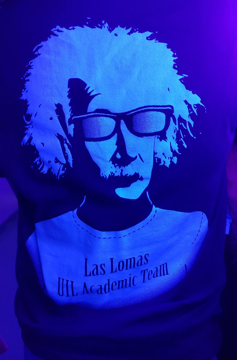 Mathematic_AliD's tweet photo. Love these shirts...especially in the blacklight! @LasLomas_Lions @MrsParker5th @MsBurkett5th @LasLomasGT https://t.co/GvnXfQAtjS