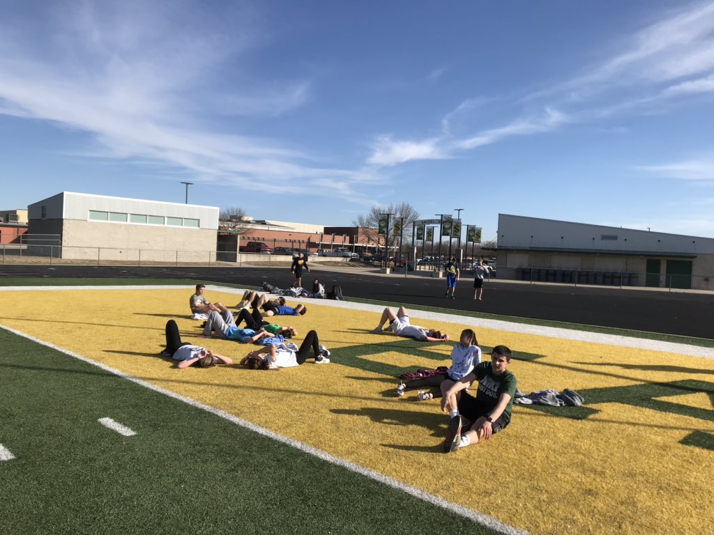 SaydelBoysTF's tweet photo. This “Lactic Warzone” brought to you by 20 in 20 (20 100 yard dashes in 20 minutes). Great leadership show by senior @nickgarrison320!  Enjoy the weekend! #FeedTheEagles #WeAreSaydel @pntrack https://t.co/i75aqh9e65
