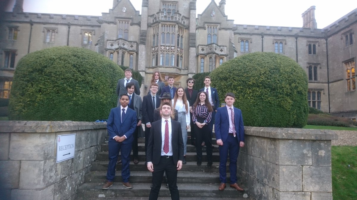 redcliffe6th's tweet photo. This year's Model United Nations team looking very smart at Kingswood School for the weekend. https://t.co/bI4mjHzM5M