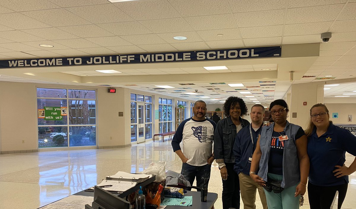 JolliffMiddle's tweet photo. Happy Friday!  This hard-working group of Jag staffers keeps us running smoothly in a variety of ways- securing our building, keeping it shiny, managing silent lunch, and providing instruction...they make Jolliff a great place to be and learn! #jollify https://t.co/WypMOQSBqu