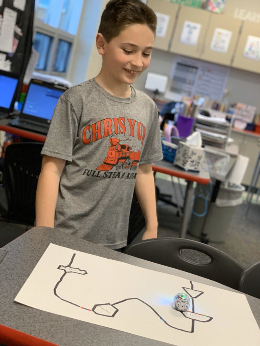 mrsjones72812's tweet photo. We created mazes with geometric shapes today with our @Ozobot ! #ozobot #ozosquad #codeed #codingisfun #coding https://t.co/b6ci9plpst