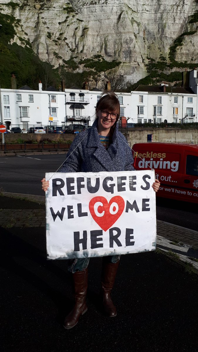 It has been a beautiful spring day here, &amp; so the perfect morning to stand in protest &amp; prayer in Dover with <a href="/KCPeaceA/">Kent Christian Peace Activists</a> to say #RefugeesWelcome, with the wish that all our sisters &amp; brothers might have the ease to enjoy the sun on their face without fear.
#GodsLoveKnowsNoBorders