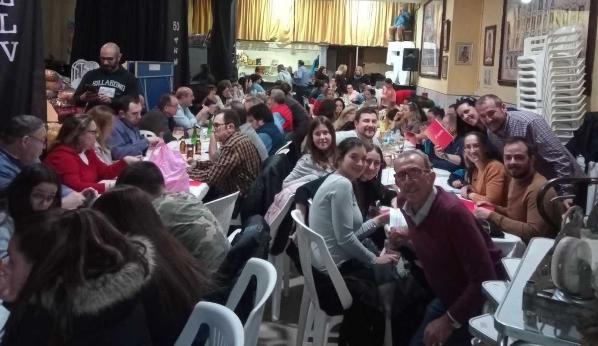 FLuisLamarca's tweet photo. Última Junta General de l'exercici. Açò fa oloreta a Falles.
LL♥️Ve
#SomLLV #juntsfemLLV #Falles2020 #FeelTheLL♥️Ve #50InlovewithLLV #LLVsince1970 #50tenari https://t.co/v4R8xaJPbC