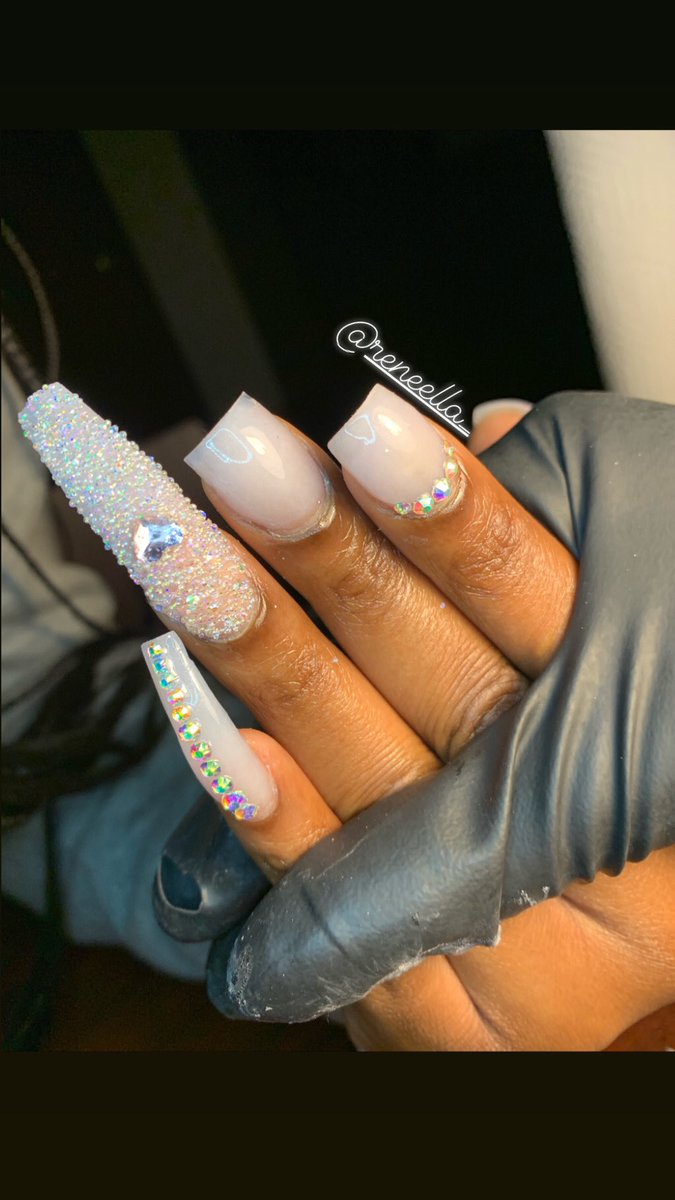 Reneellaa's tweet photo. Hey twitter! I’m an upcoming nail tech located in Huntsville,AL 📍I will appreciate it if you guys can retweet this post for me. Your retweet may bring me my next client 😊 Thank you! 
Ig: reneella_ https://t.co/ExTeyeLvi7
