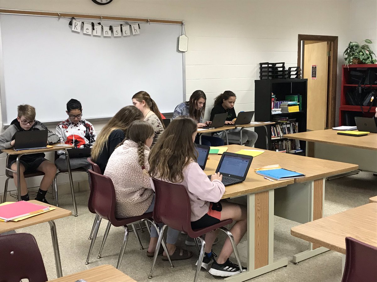 MrsReinsch's tweet photo. Group work success! #7thhour https://t.co/qGvJgOaGfL