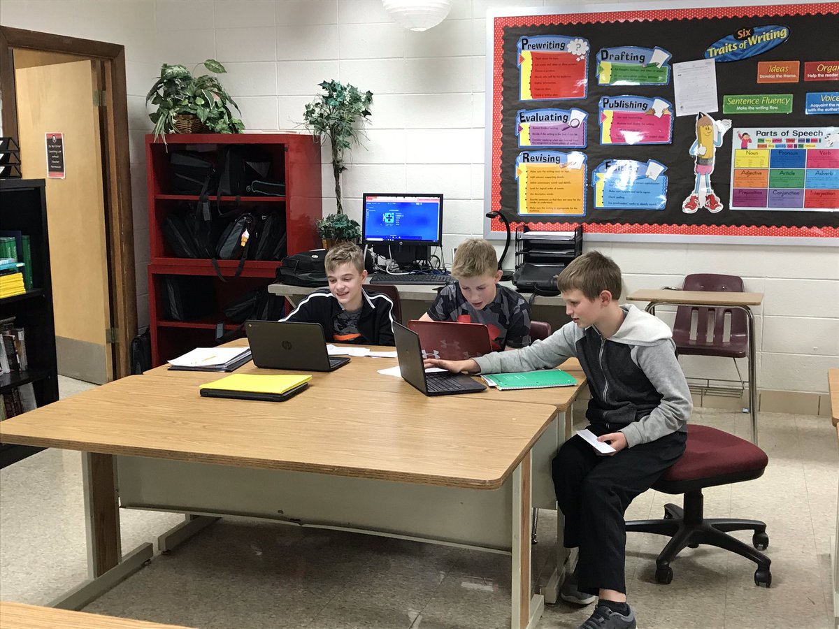 MrsReinsch's tweet photo. Group work success! #7thhour https://t.co/qGvJgOaGfL