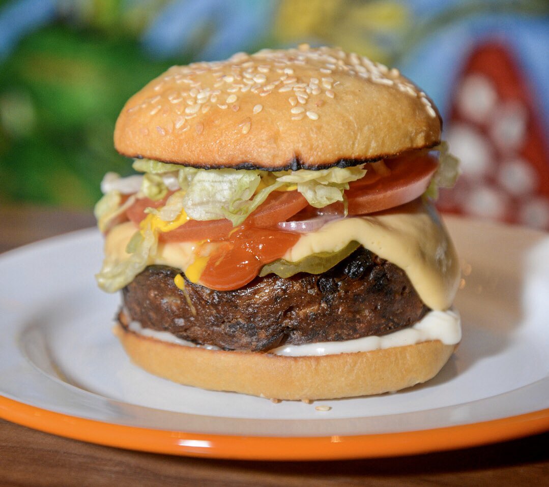 Our mission? To serve the world a better #burger. 
⠀⠀⠀⠀⠀⠀⠀⠀⠀
A plant-based diet is better for the environment &amp; better for your health. Veggie-rich diets ensure that you're getting lots of antioxidants and other key nutrients to help bolster your immune system.