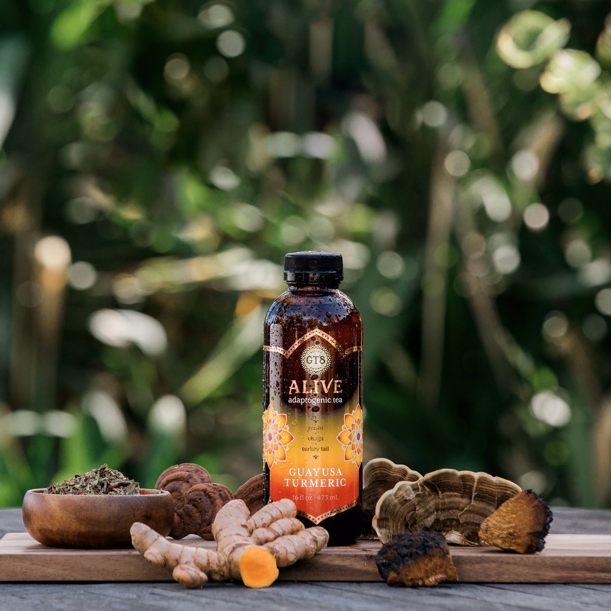 drink_synergy's tweet photo. Feeling fatigued from the week? Jumpstart your weekend with GT's ALIVE. Reishi, one of its key ingredients, has powerful adaptogenic properties that can help reduce oxidative stress.

#GTsKombucha #TGIF #Adaptogens #AdaptogenicTea #GuayusaTurmeric #Reishi #Chaga #TurkeyTail https://t.co/MMw3b6pkxo