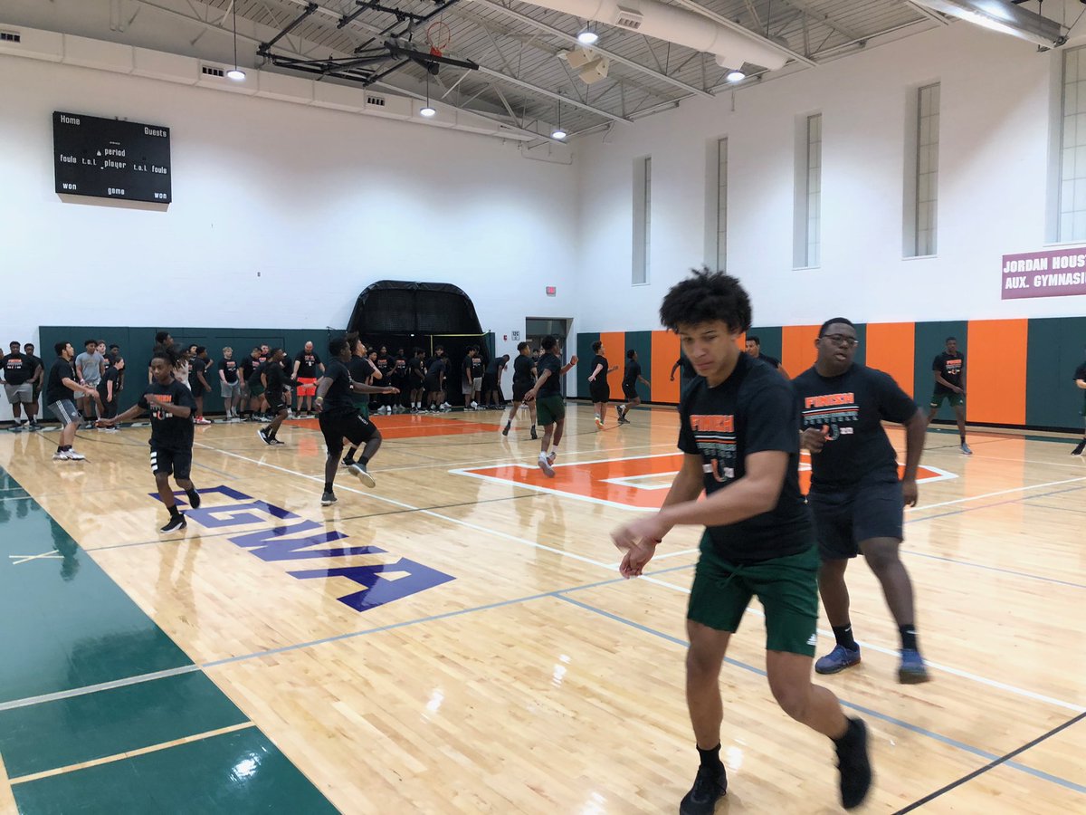 FDouglassFB's tweet image. #CompetitionFriday at Frederick Douglass is how we #Finish the week. You can’t finish what you don’t start!