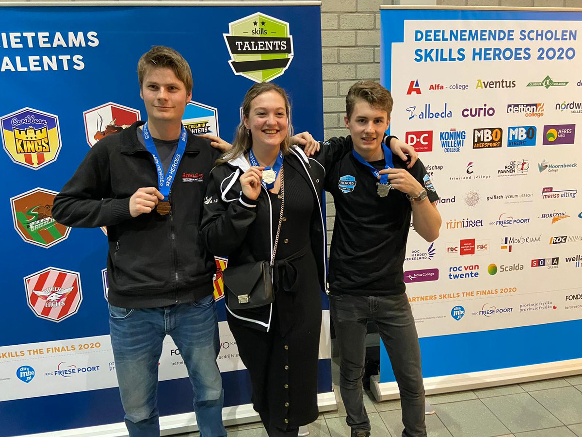 NurseTutorNL's tweet photo. Onze toppers van #duloncollege hebben vandaag meegedaan met de #WorldSkillsNL wedstrijden in Leeuwarden. Bijzonder trots op Michelle Voskuilen van de opleiding #verpleegkunde. Zij wist zilver binnen te halen. https://t.co/NEcNpigzFr