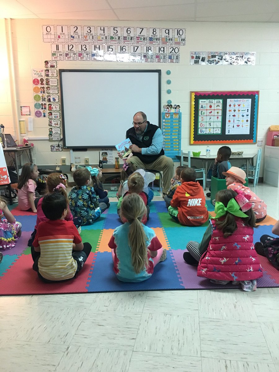 Thank you <a href="/PatrickFraleyg/">Patrick</a> for reading to this great group of kindergarten students. We loved having you here! <a href="/drlanaluttrell/">Lana Luttrell</a> #tvtigers2020