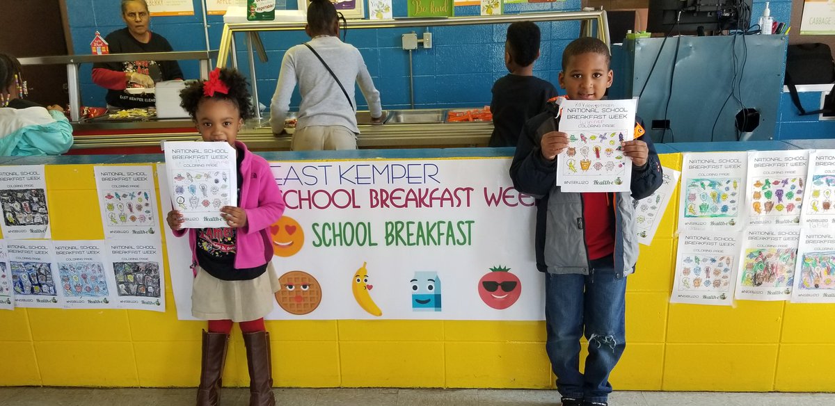 East Kemper Elementary celebrates the winners of the coloring contest. 
#nationalbreakfastweek
#menchiesyogurt