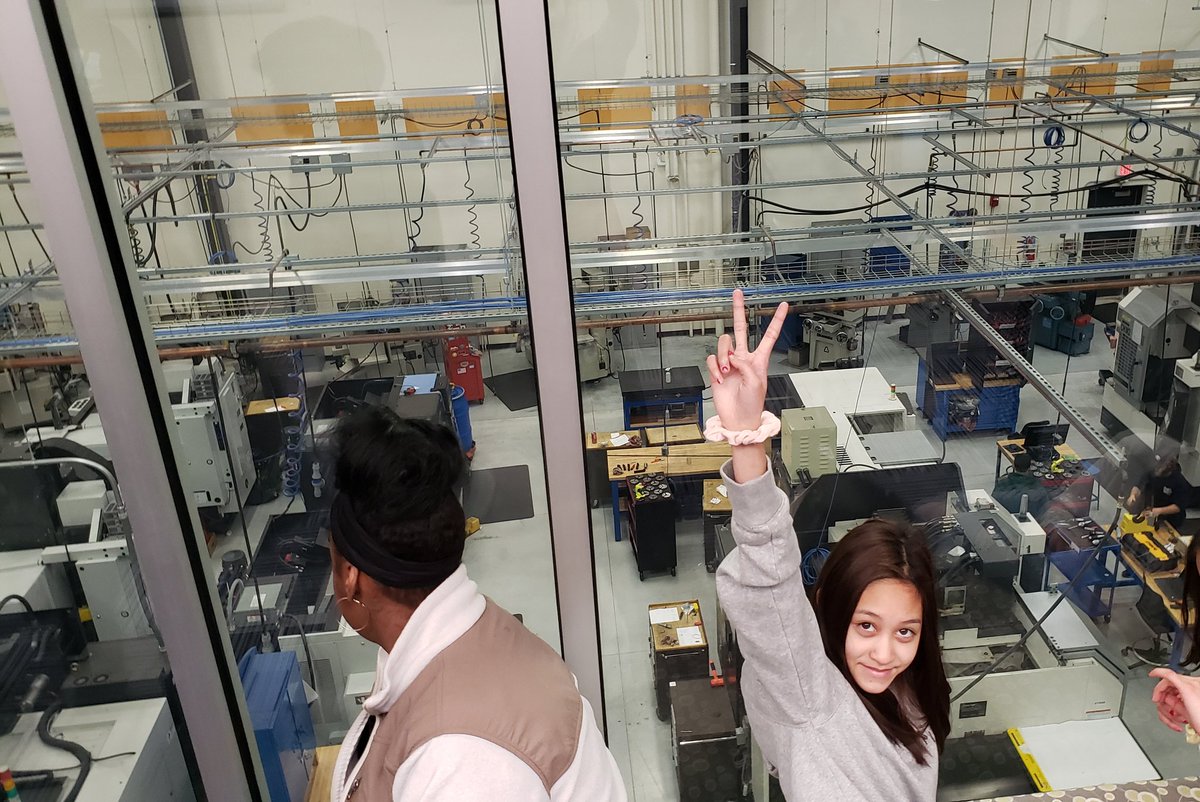 SennettMiddle's tweet photo. Thank you for the great tour @MadisonCollege ! Our eyes are open to new possibilities. #sennettshines #madisoncollege #graduatevision https://t.co/GS2f2HYwbu