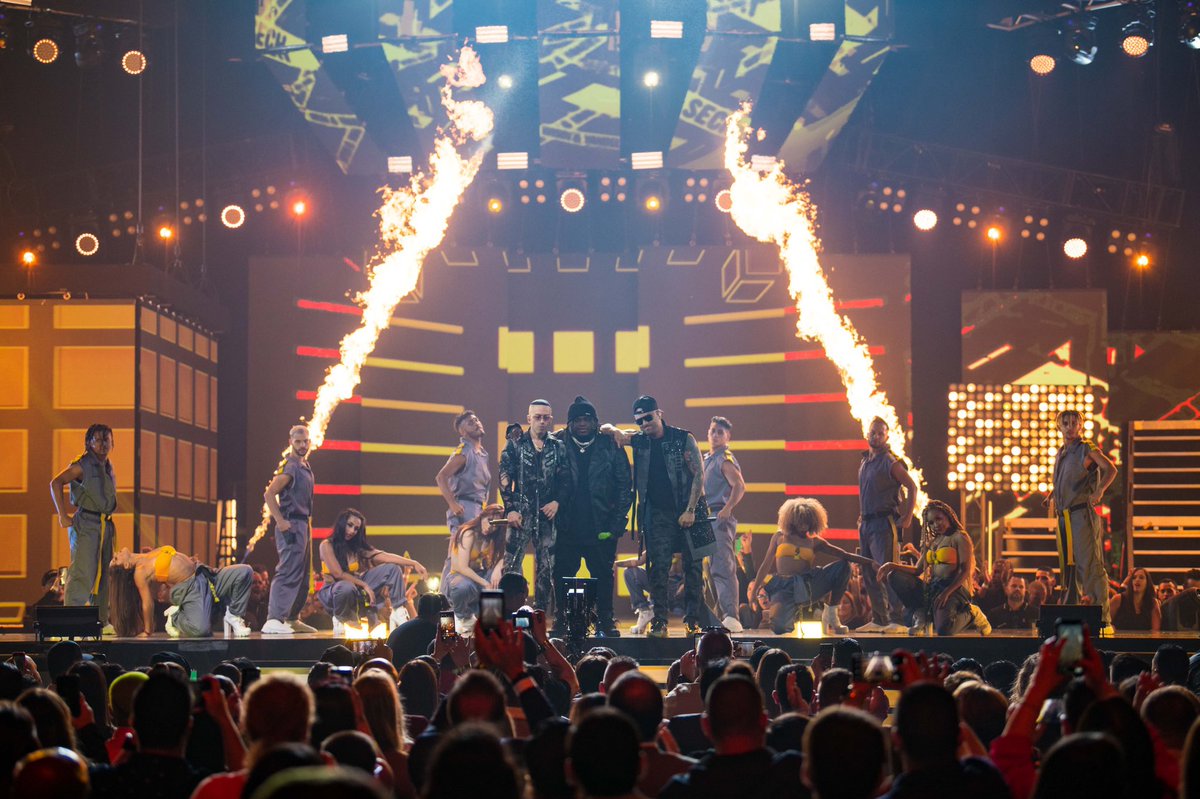 alleffectspr's tweet image. We love fire and we love @wisinyyandel! #AllEffectsPR #premiostumusicaurbano
