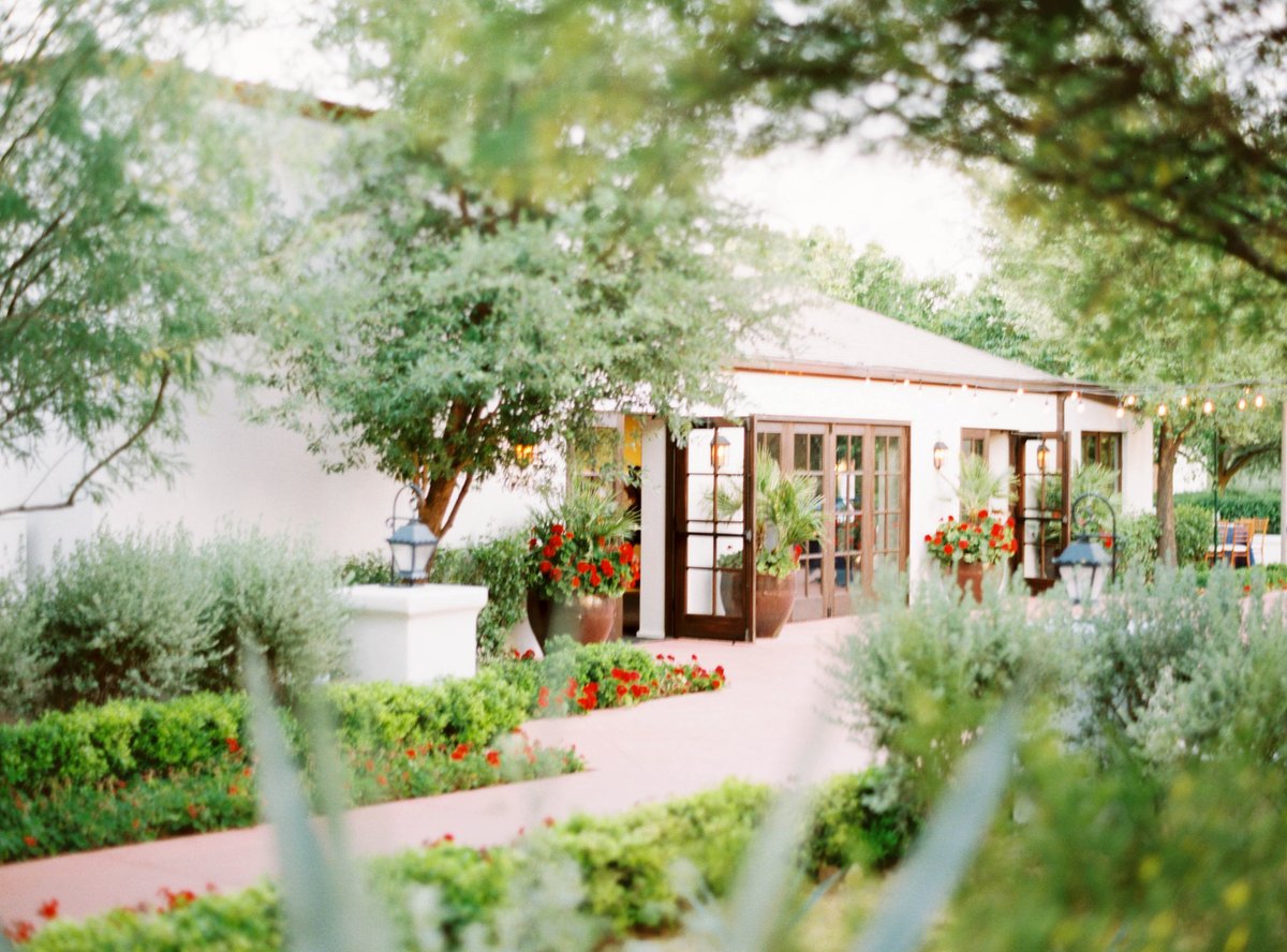 ElChorroAZ's tweet photo. Casa Paloma's Patio 😍 #destinationdining #stickybuns #eatlocalaz #elchorro #elchorroaz #azfoodie #azfood #azdining #phxfoodculture #foodiesofinstagram #foodlovers https://t.co/mvcf3IaaiM