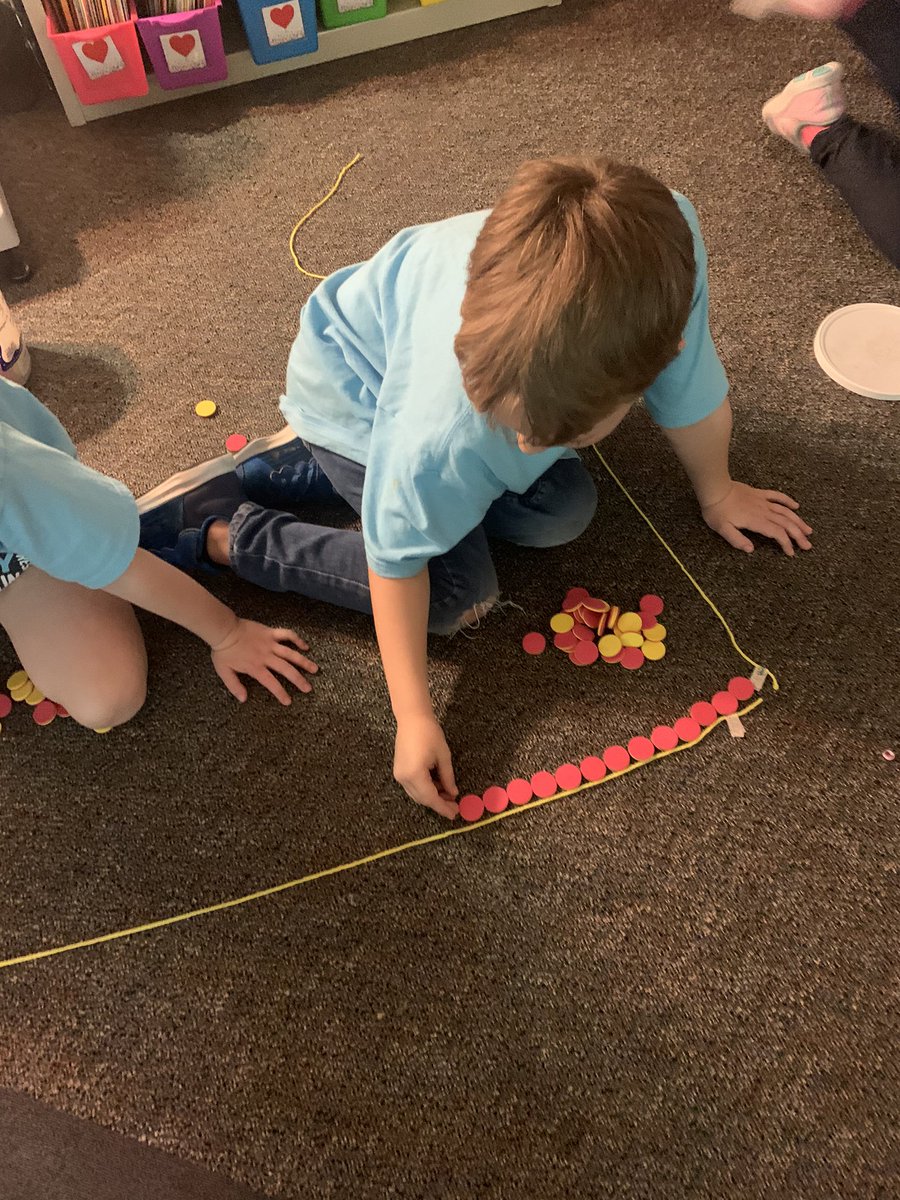 MrsBarcus's tweet photo. We measured our height with strings and then used non standard units to measure our height in different ways!🧐 #mathisfun #CFISDK1 https://t.co/h2C9PybWpi