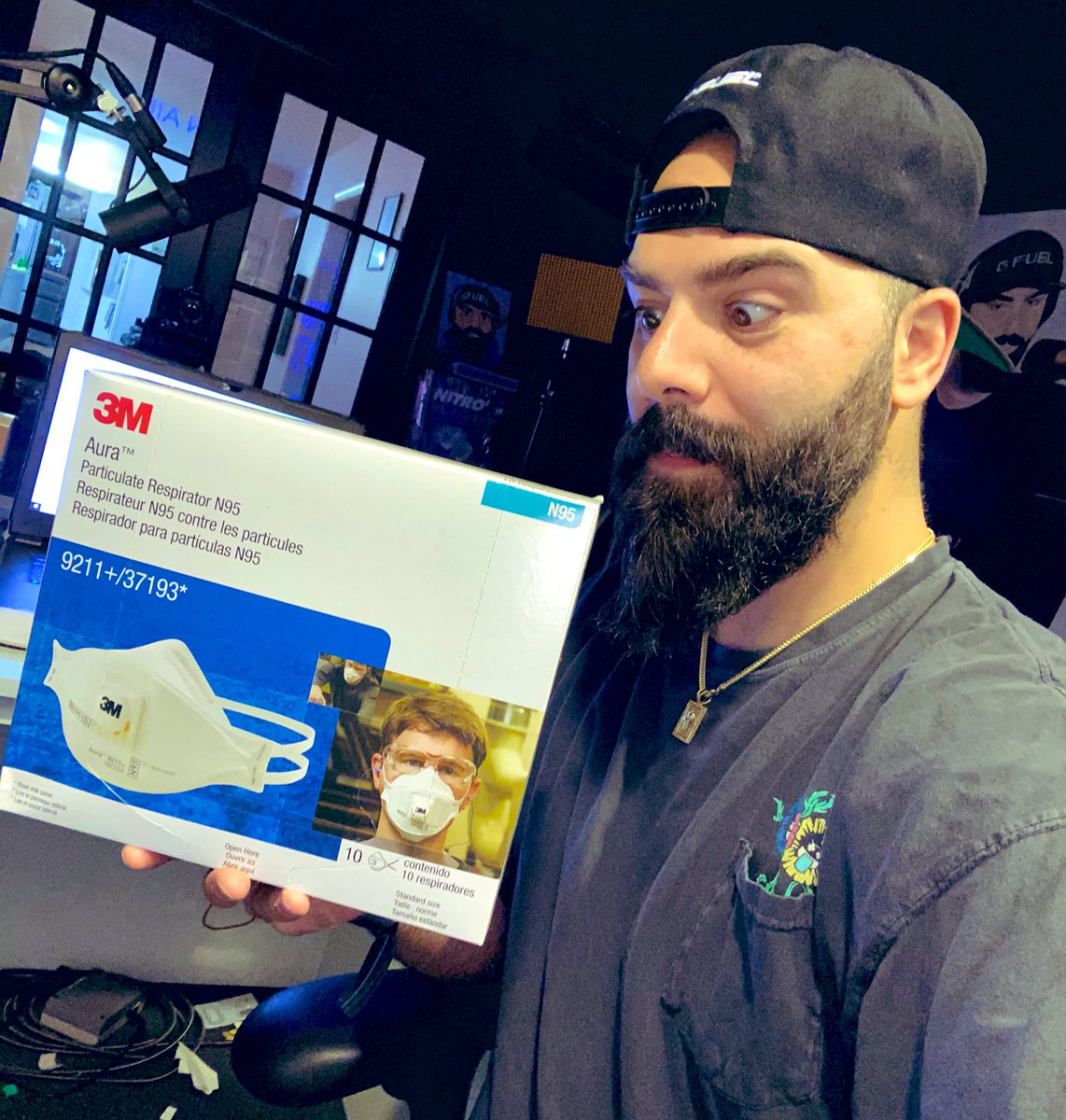 GIVEAWAY! 
Bought the last 1! 
(RT) to win!