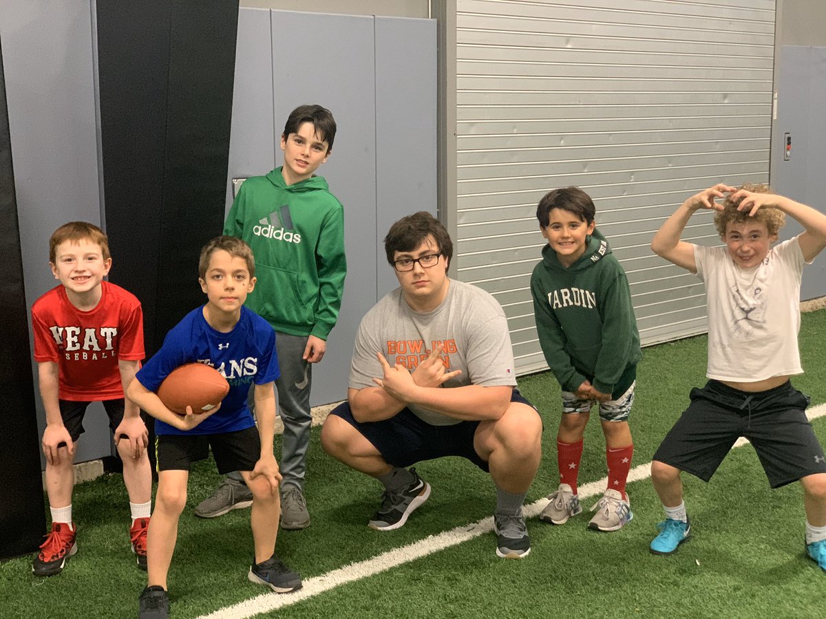 NMMSBUFFALO's tweet photo. What a fun week watching @NardinAcademy girls and @CanisiusHS boys coach/mentor our girls and boys in flag football at our @NardinAAC. Thank you to @NardinAthletics and @CanisiusHSFB for organizing it! #thinknardin #gogators https://t.co/nPM61IX2Km