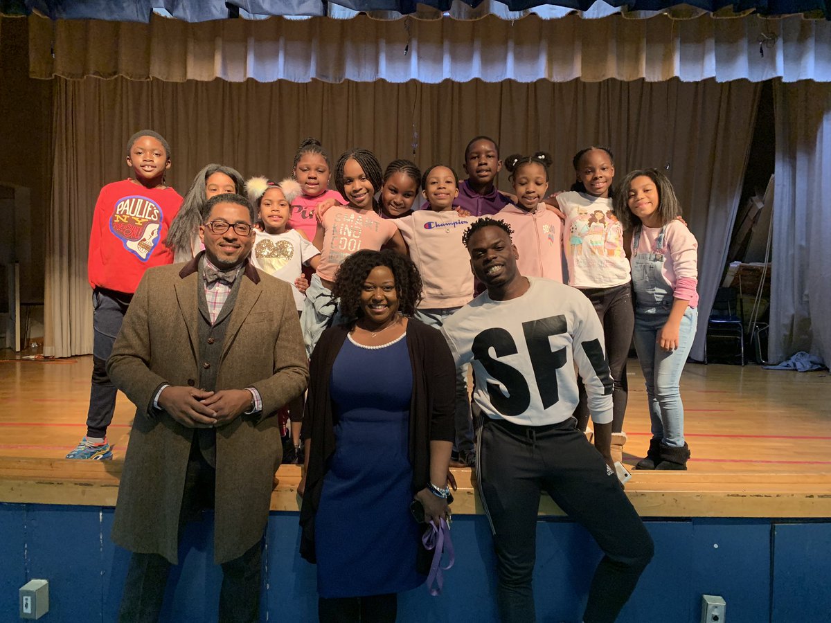 IClarenceEllis's tweet photo. During my visit today to PS 12/MS484 Campus, I met middle school student Rhonda, of 484, who explained how climate change impacts children, and why students have to advocate for a green future. I also had the pleasure of meeting the PS 12 Dancers. Brains and talent! https://t.co/76KPmT6gWV