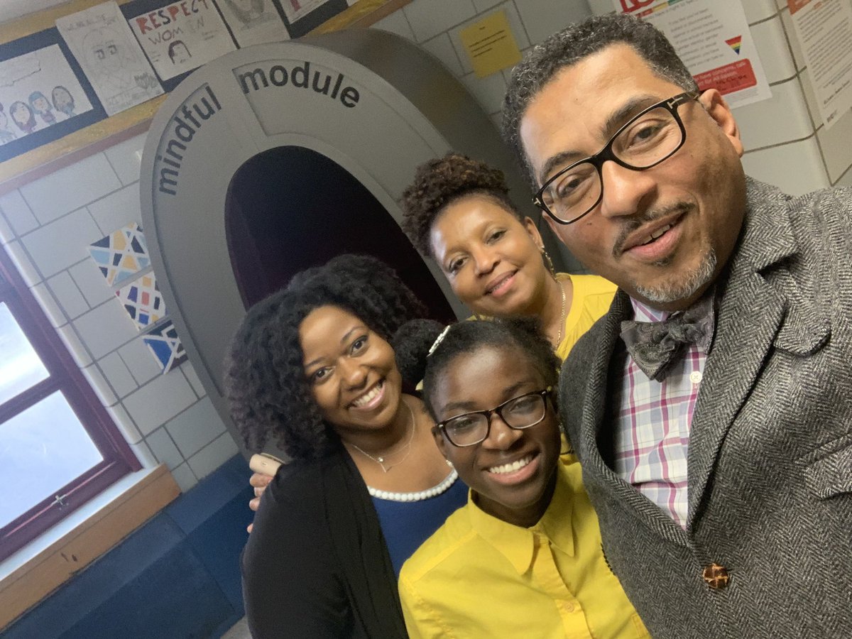 IClarenceEllis's tweet photo. During my visit today to PS 12/MS484 Campus, I met middle school student Rhonda, of 484, who explained how climate change impacts children, and why students have to advocate for a green future. I also had the pleasure of meeting the PS 12 Dancers. Brains and talent! https://t.co/76KPmT6gWV