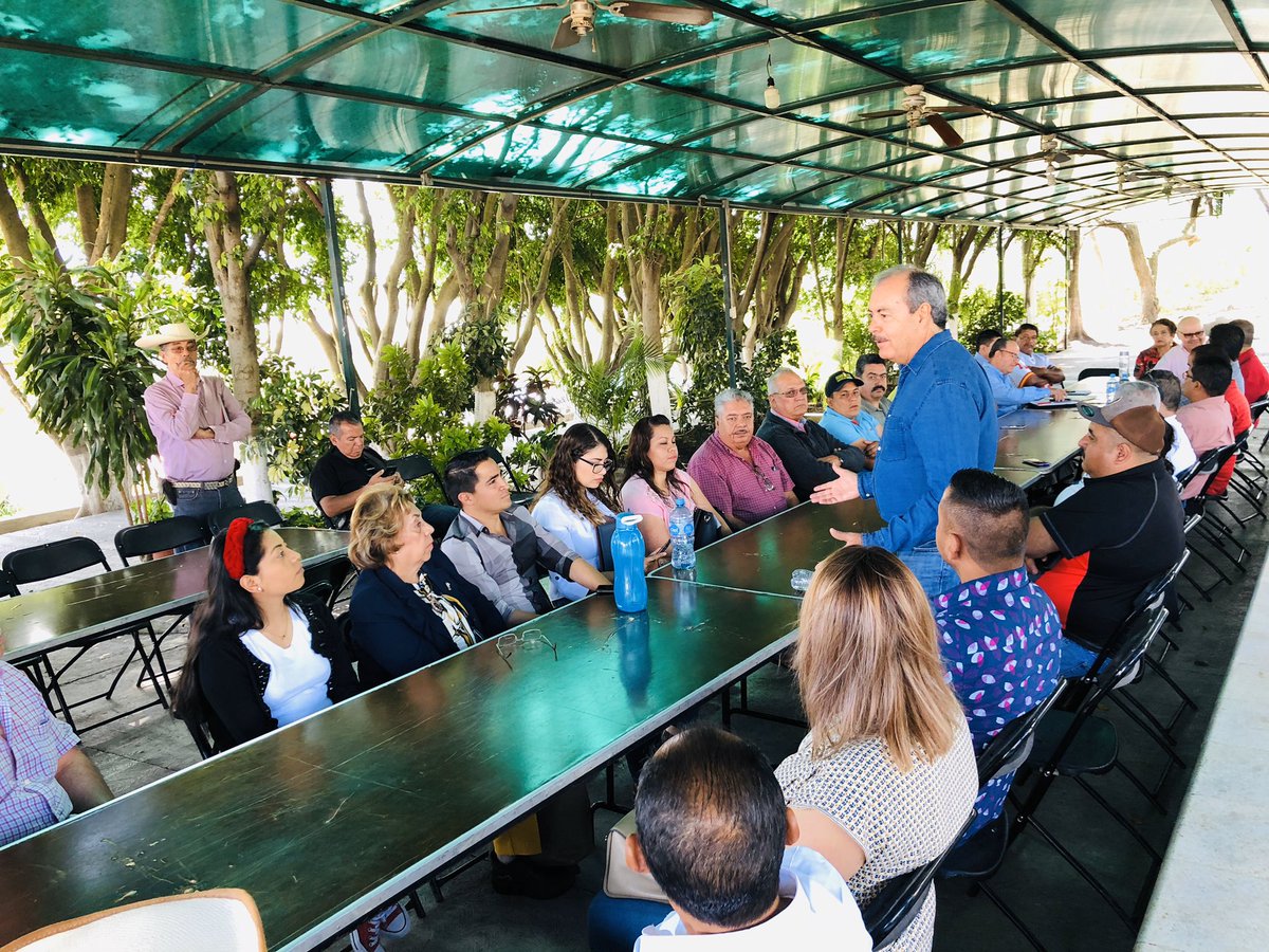 VictorSilvaMich's tweet photo. Con mucho ánimo llevamos a cabo una Reunión con Comités Municipales del PRI del Distrito IV Federal. Es momento de organizarnos y estar cerca de los ciudadanos y sus causas. 
#VamosSumandoTodos https://t.co/lNack8X9Kk